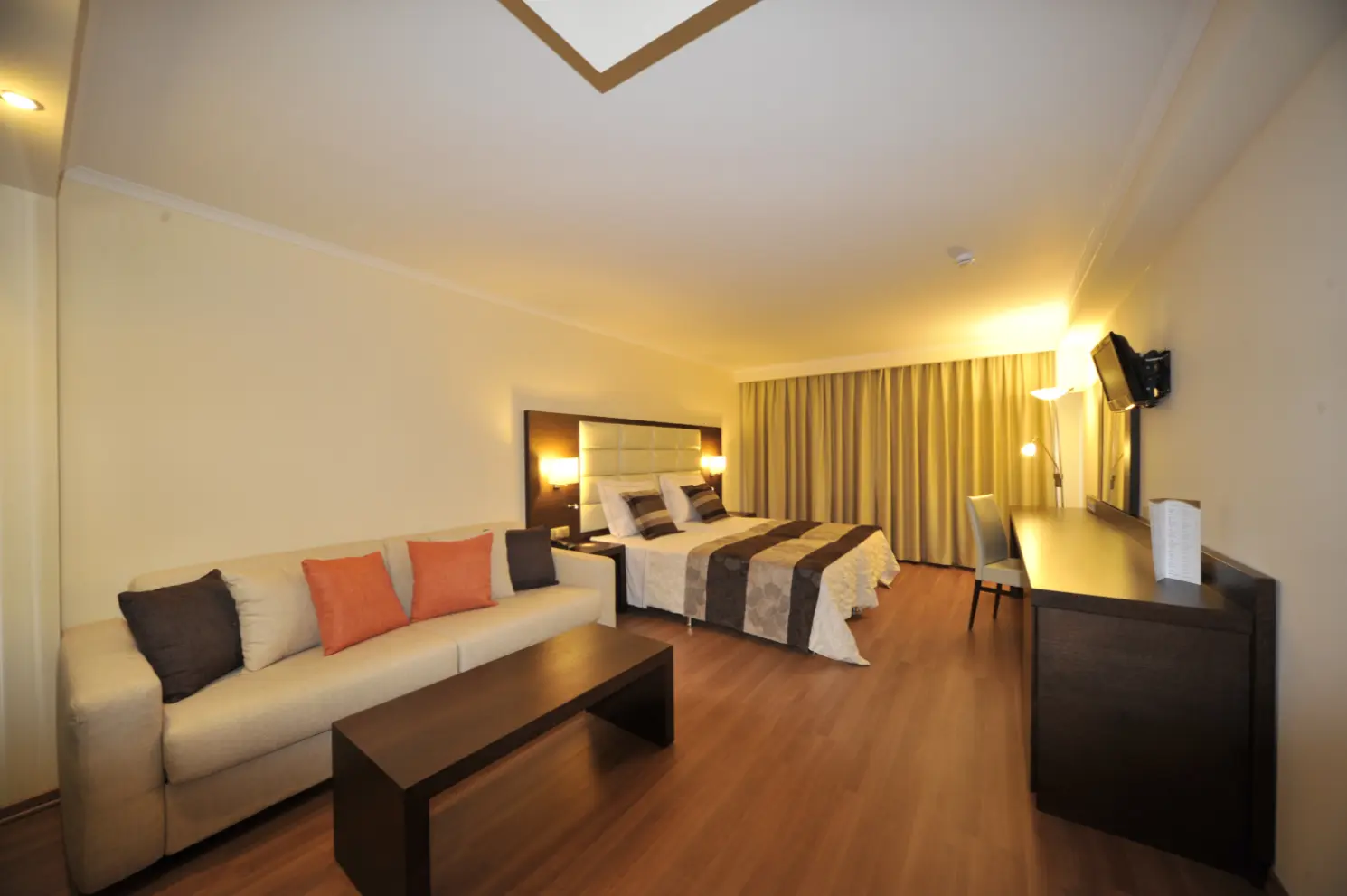family-room-bed